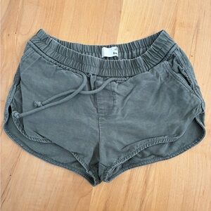 Wilfred Free Army Green Shorts